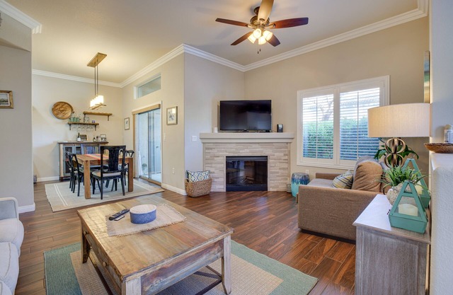 Las Vegas Condo Rental w/Pool Access!
