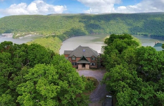 Last minute-900 night! Luxury mountain lake home! Stunning view! Hot Tub & More