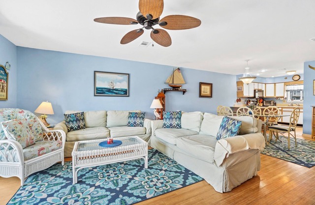 Late Summer 2025 Rate Drop! 3 br/3.5 ba townhome, Dog Friendly!