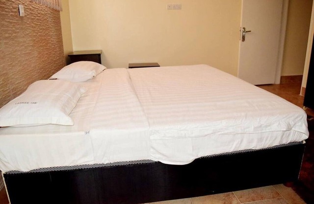 Latitude 1 suite ten