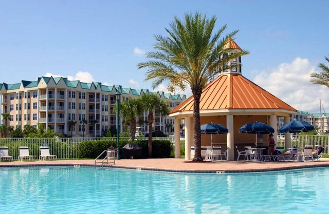 Latitude 29 – Luxury 2 EnsuiteWaterfront Living in Harbour Village, Ponce Inlet