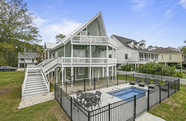 Latitude Adjustment|Waterfront|Pool|Sleeps 10|Your Ultimate Waterfront Retreat!