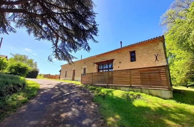 Lavanda House – Tranquil Family Retreat with Pool in the French Countryside