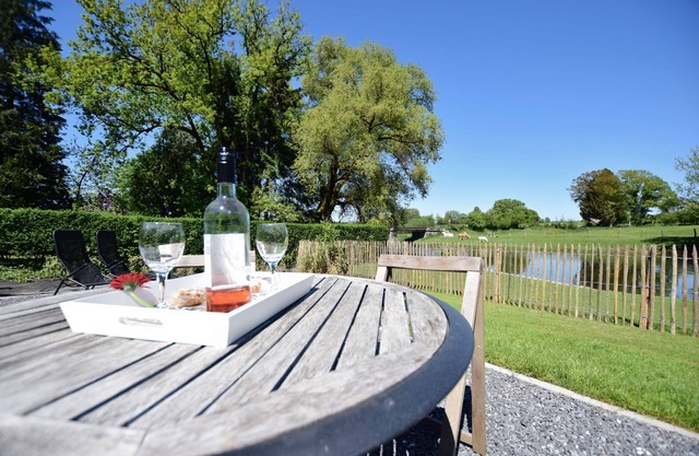 Lavish Holiday Home in Chassepierre with Terrace