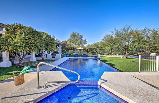 Lavish Paradise Valley Home w/Sports Court & Pool