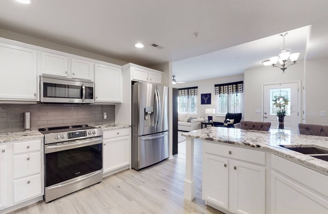 Lavish Tranquil No-Steps Oasis