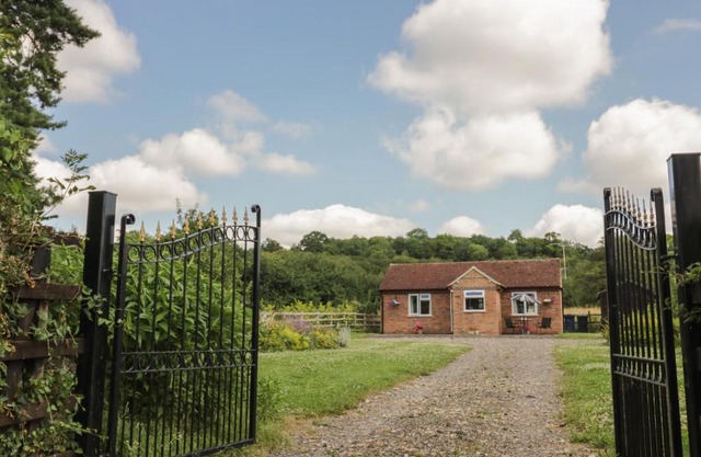 Lawn Lodge