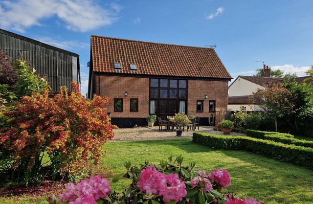 Lays Barn - Three Bedroom House, Sleeps 6