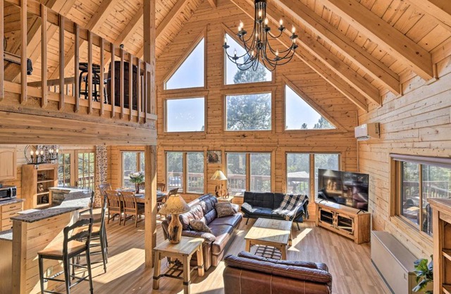 Lazy Beaver Lodge Pagosa Cabin with Deck, Fire Pit