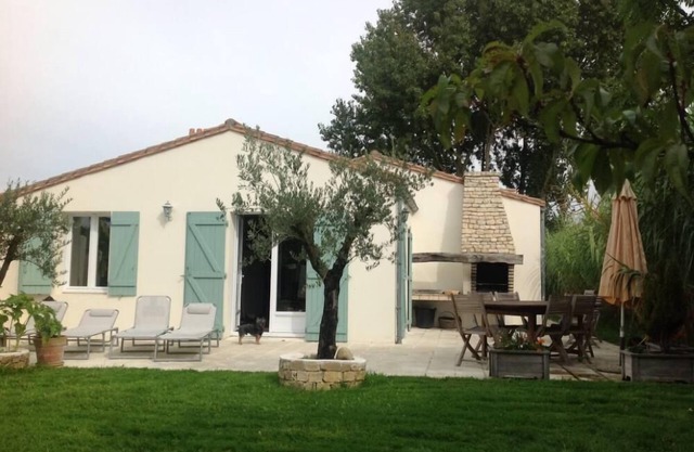 Le Bois Plage En Ré : Comfortable house with garden