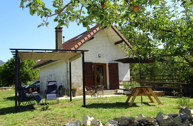 LE Cachet - Porte-de-savoie