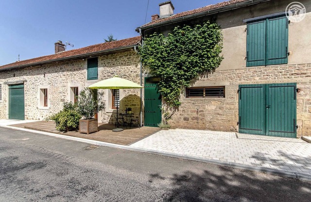Le Château - MARMAGNE - Gîte