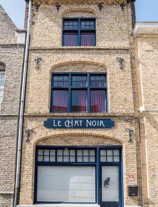 LE CHAT NOIR