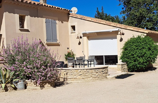 Le Chinaillon, holiday appartment in Saumane de Vaucluse, near facilities