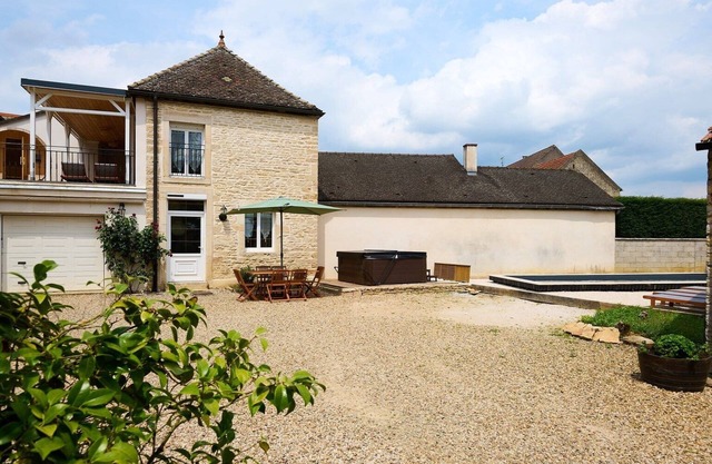Le Clos de la Côte-d'Or 4-star gîte in Ladoix-Serrigny, near Beaune