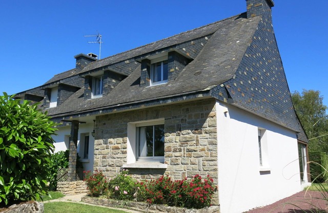 Le Clos Er Bert by Interhome
