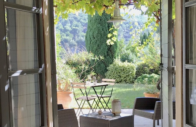 Le Clos guest room with summer kitchen