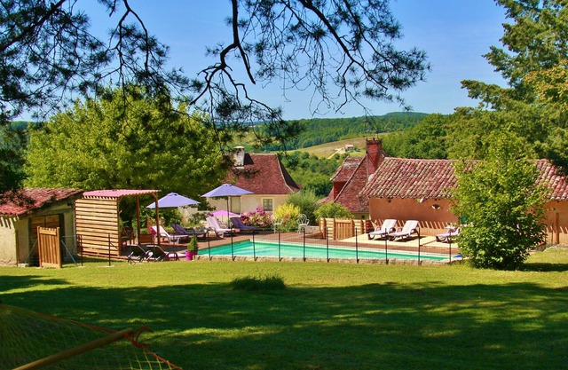 Le Clos Romantic, charming house on a hill in a 7-acre park