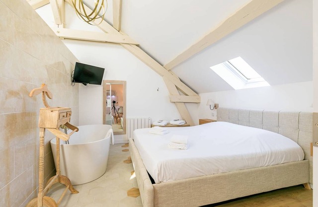 Le Cosy- charmant studio avec baignoire- SR Loc
