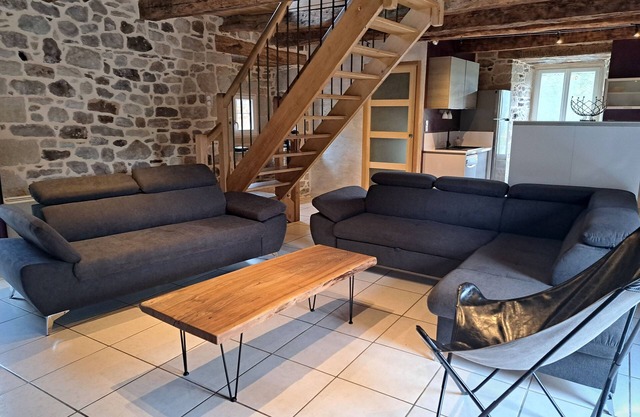 Le Crochet de Pervenche, 4-star self-catering cottage in a quiet country setting