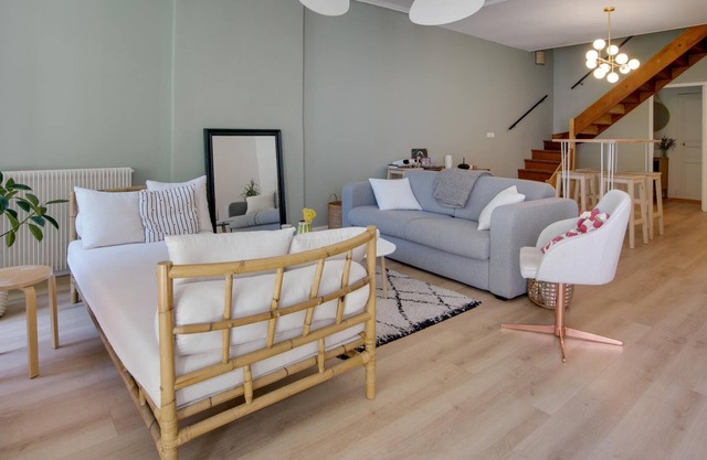 'Le Duplex' Large 131m2 duplex with garden in Marseille by Weekome