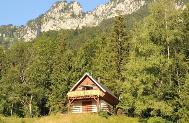 Le Frenola, small wooden chalet * in Saint-Pierre d'Entremont in Chartreuse