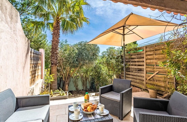 Le Hameau de Gassin by Interhome
