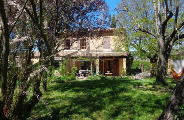 le Mazette - authentic Provencal farmhouse, 4 bedrooms, 9 people