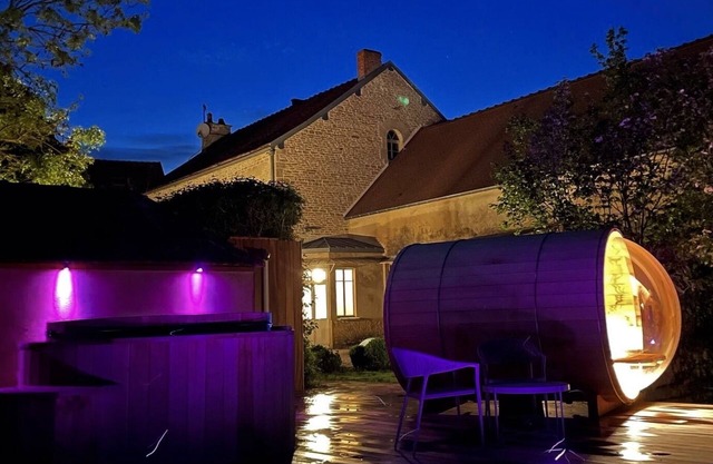 LE MOULIN SUR LA SEINE- CHARMING MILL * ON THE BANKS OF THE SEINE IN BURGUNDY