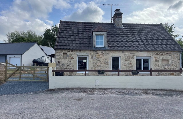 Le nid familiale, cosy house between land and sea, country spirit
