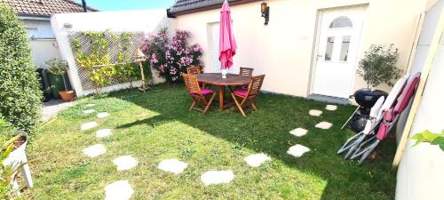 "LE PAVILLON" Maisonnette 150 m gare des Aubrais