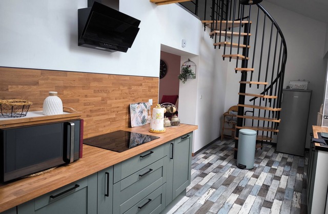 Le petit coin de paradis completely renovated house in an atypical neighborhood