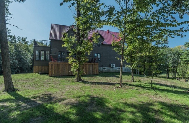 Le Relais International - Chalet for large Group, 7 bedrooms, pool table, Golf