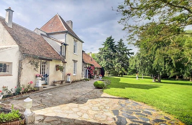 Le Relais D'eugénie: Maison D'hôtes en Forêt D'orléans