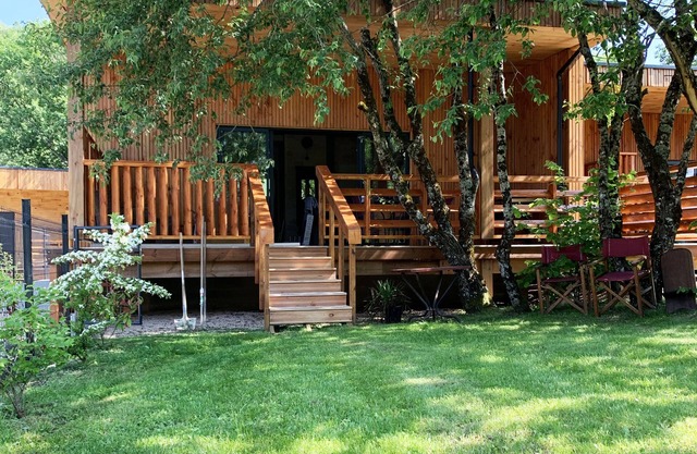LE RENARD AIR-CONDITIONED WOODEN HOUSE
