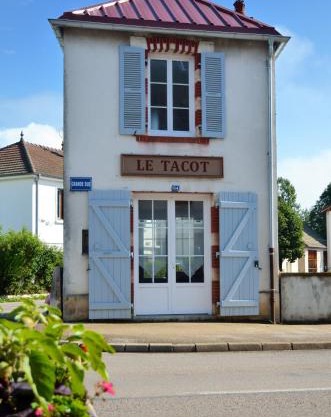 Le Tacot