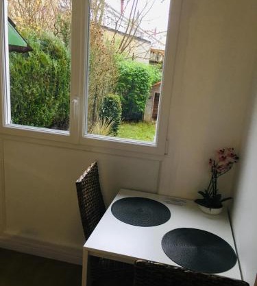 Le Tendance : Studio avec Jardin
