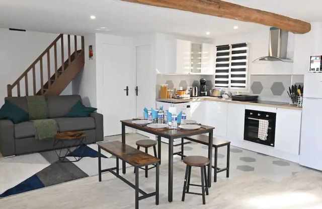 LE VOYAGE 10mn Aeroport Roissy CDG-Appartement duplex jusqu'à 6 voyageurs