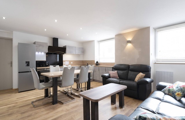 Léandro: Charming 2-bedroom apartment in Vittel town center