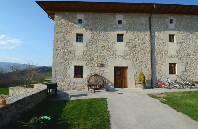 Leciaga Rural Cottage for 14 people