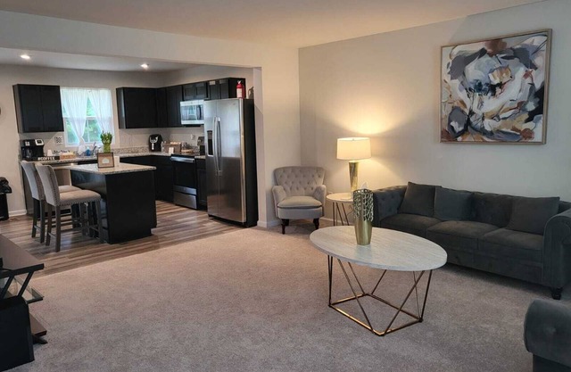 Lee's Place Brand New 2BR Townhouse w/free parking