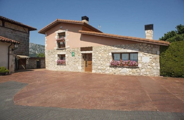 LEGAIRE ETXEA RURAL HOUSE