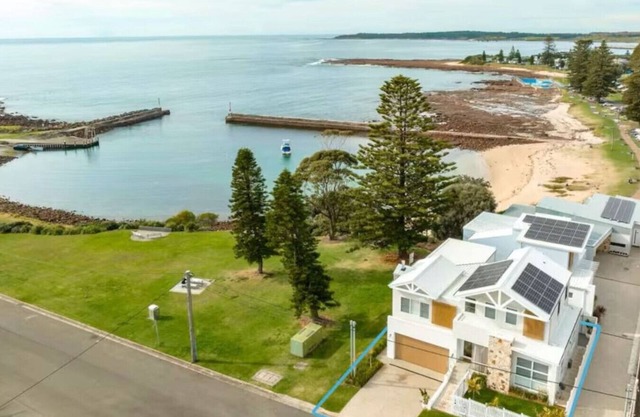 LegaSea Lodge - Beachfront