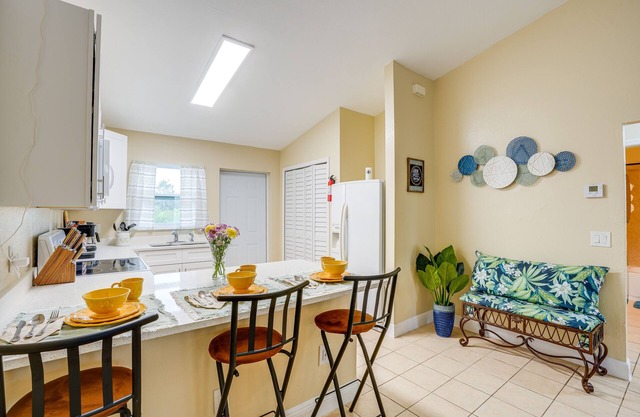 Lehigh Acres Vacation Rental w/Screened Patio!