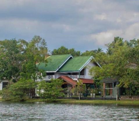 Leibe Lake Holiday Villa
