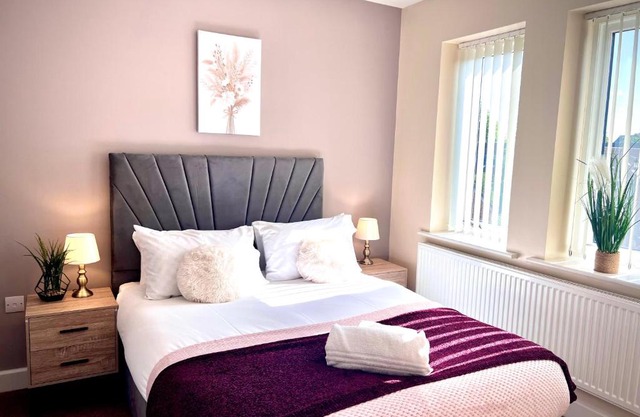 Leicester LE3 Comfy Casa Stay with Free Parking in Quiet Area