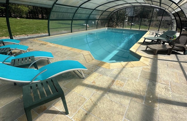 Les Charmettes, 3 bedrooms, heated indoor pool, enclosed grounds.