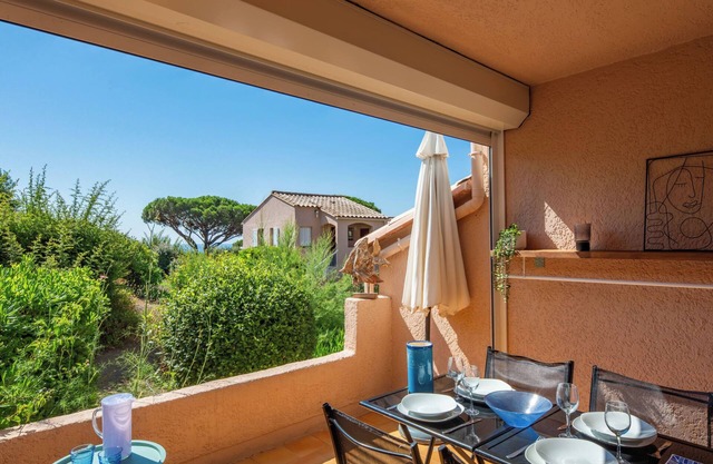 Les Coteaux de la Nartelle by Interhome
