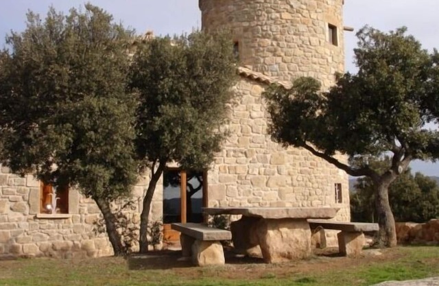 Les Cots de Lloberola from 14 to 47 people