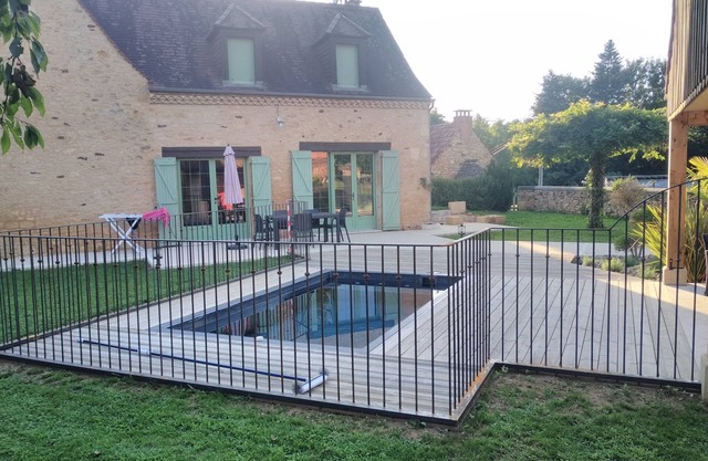 Les Lavandes Gîte 5 persons swimming pool garden in the countryside near SARLAT